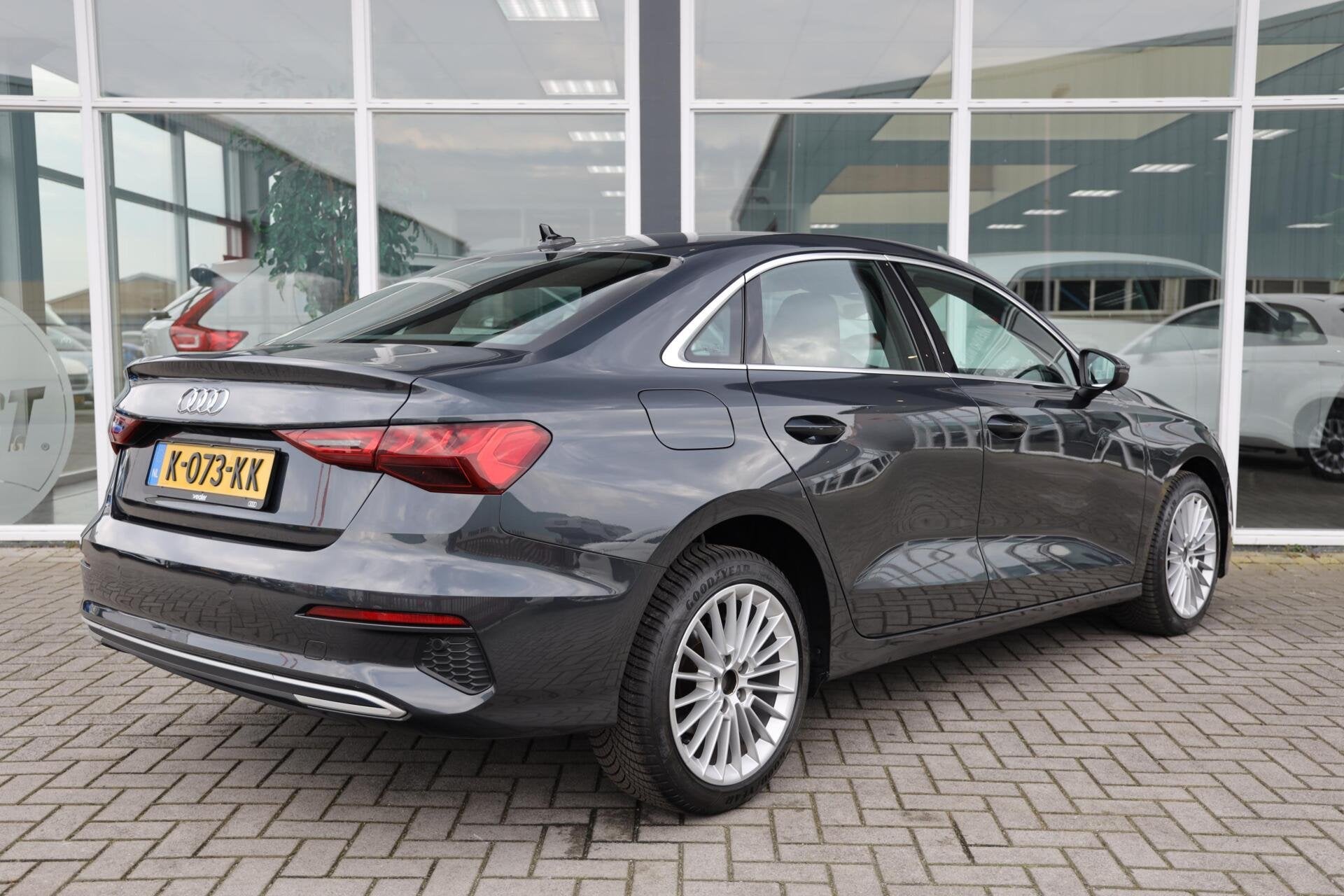 Audi A3 Limousine 30 TFSI Business edition|Automaat|Afn. Tre, Auto's, Audi, Gebruikt, Origineel Nederlands, Bedrijf, 19 km/l