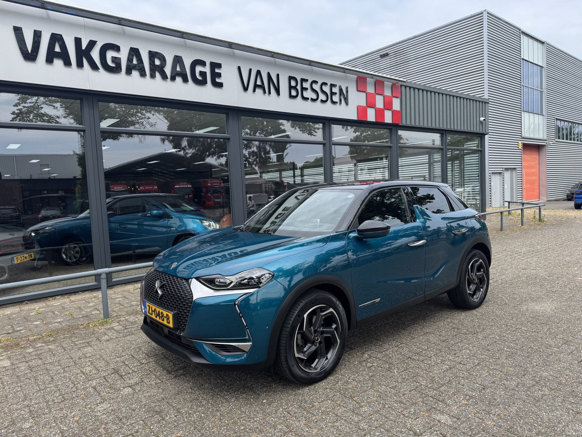 DS DS 3 Crossback 1.2 PureTech Grand Chic LEDER-MASSAGE-CAME, Auto's, DS, Gebruikt, Euro 6, 1199 cc, Blauw