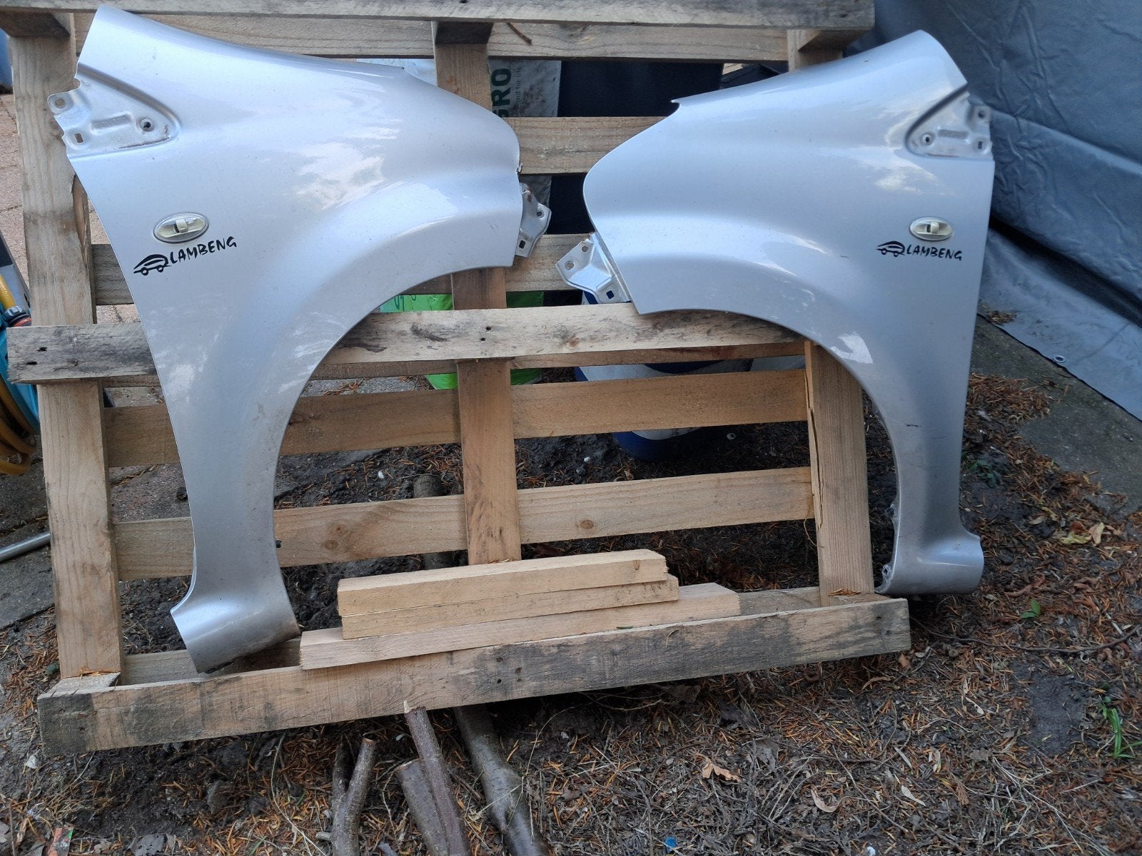Toyota Aygo Spatborden - Goede Staat, Gebruikt, Voor, Ophalen of Verzenden, Spatbord