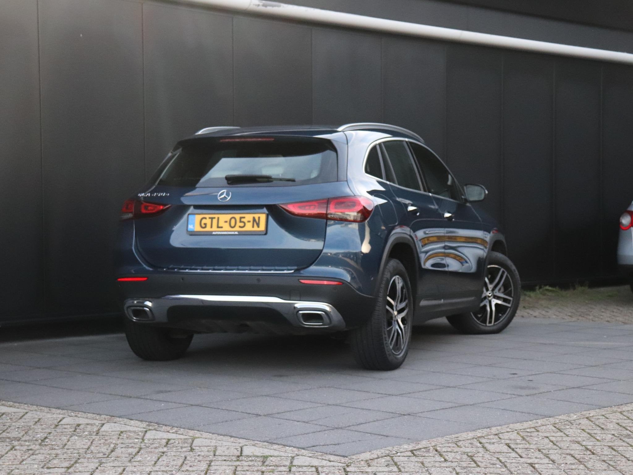 Mercedes-Benz GLA-klasse 250 e AMG Line | LEDER | MEMORY | P, Stof, 4 cilinders, 16 kWh, Bedrijf