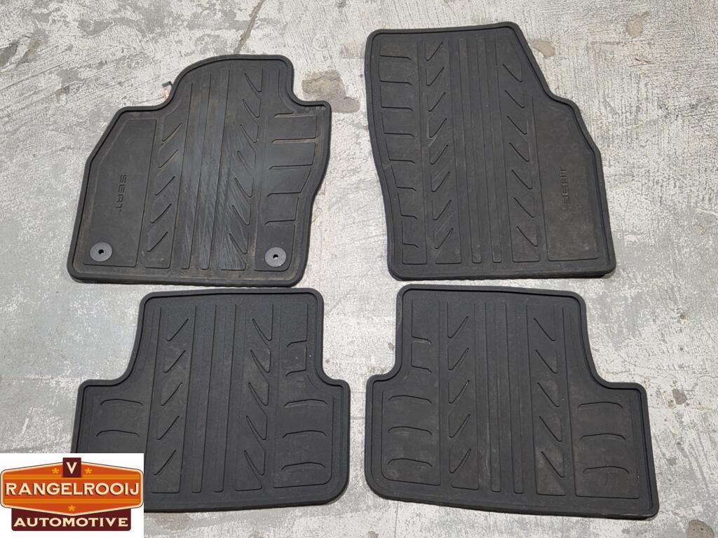 Originele 4 delige rubber mattenset voor Seat Arona, Gebruikt, Ophalen of Verzenden, Seat, Seat