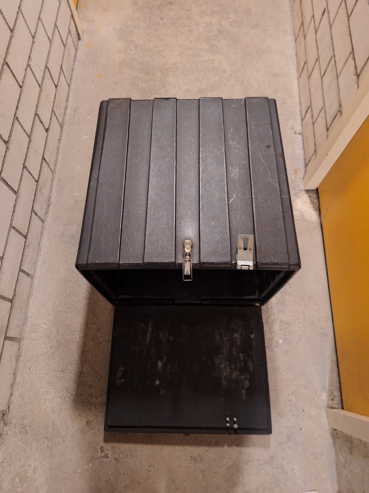 Bezorg box, Tuin en Terras, Ophalen of Verzenden, Zo goed als nieuw, Kunststof, Overige typen
