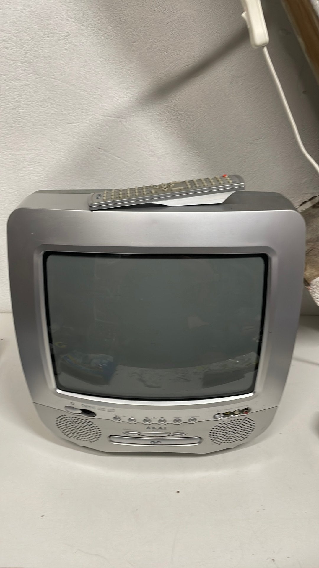 Akai CRT TV met ingebouwde DVD-speler (dvd defect), Ophalen, Gebruikt, Minder dan 40 cm, Overige merken
