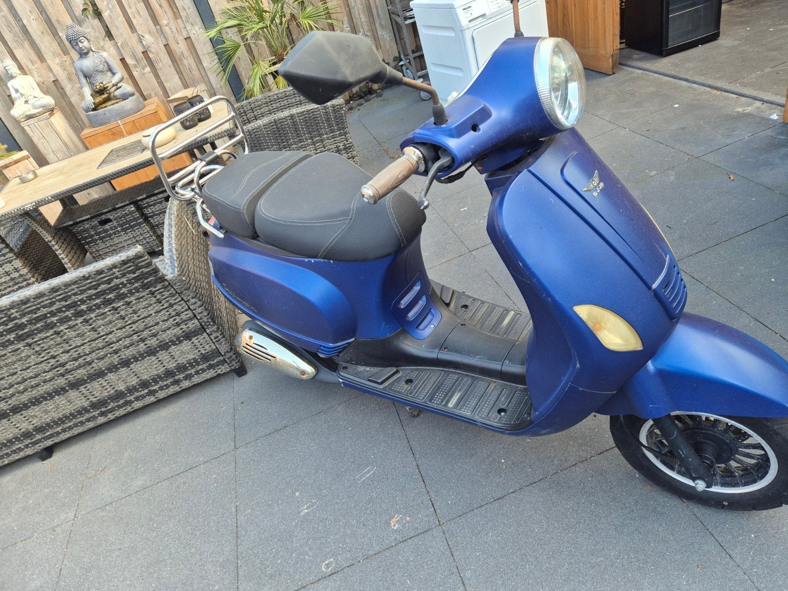 Nette snorscooter voor loop of voor onderdelen
Lopend in de, Fietsen en Brommers, Snorfietsen en Snorscooters, Ophalen of Verzenden