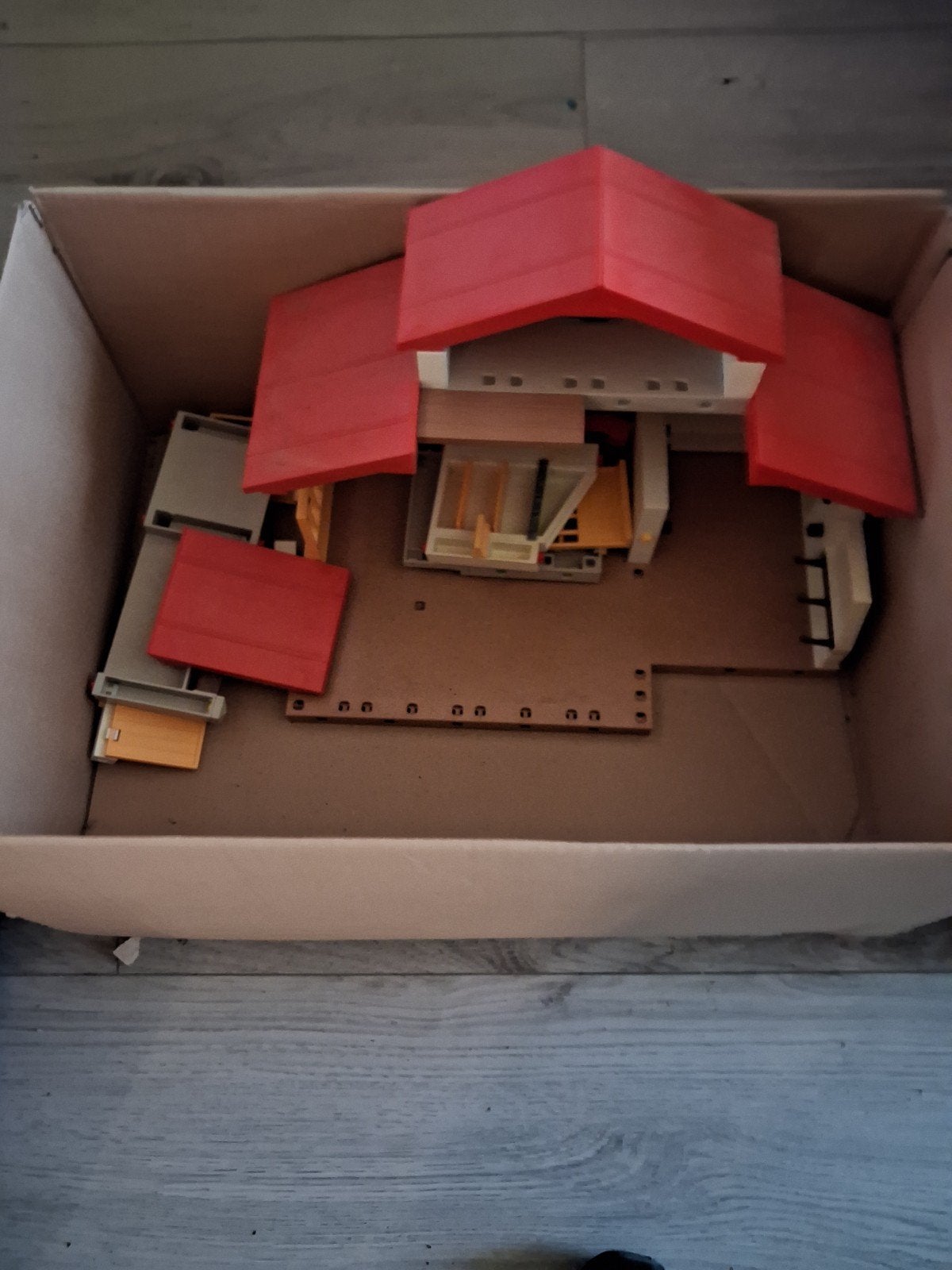 Foto 13 van Grote Playmobil collectie met poppenhuis en diverse sets