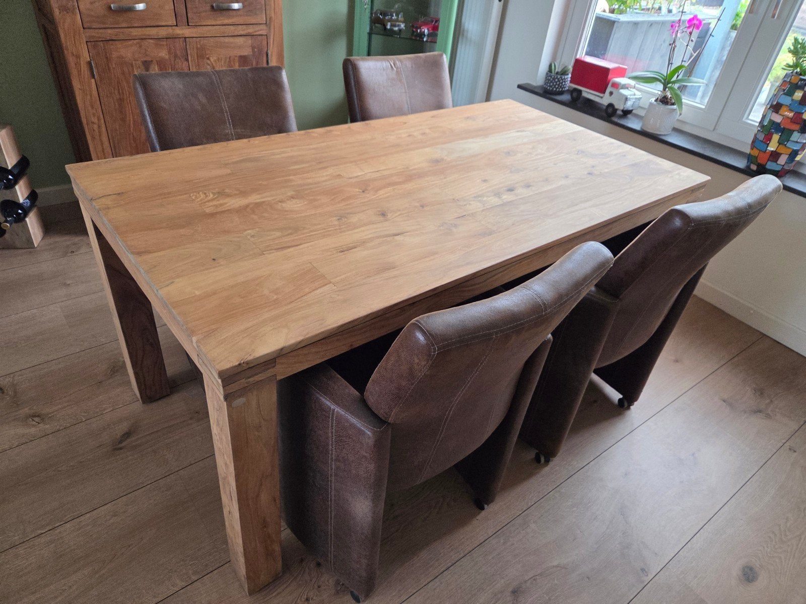 Henzel & Hazel teakhouten Eettafel 4 kuipstoelen op wieltjes, Ophalen, Gebruikt, 50 tot 100 cm, Vier personen
