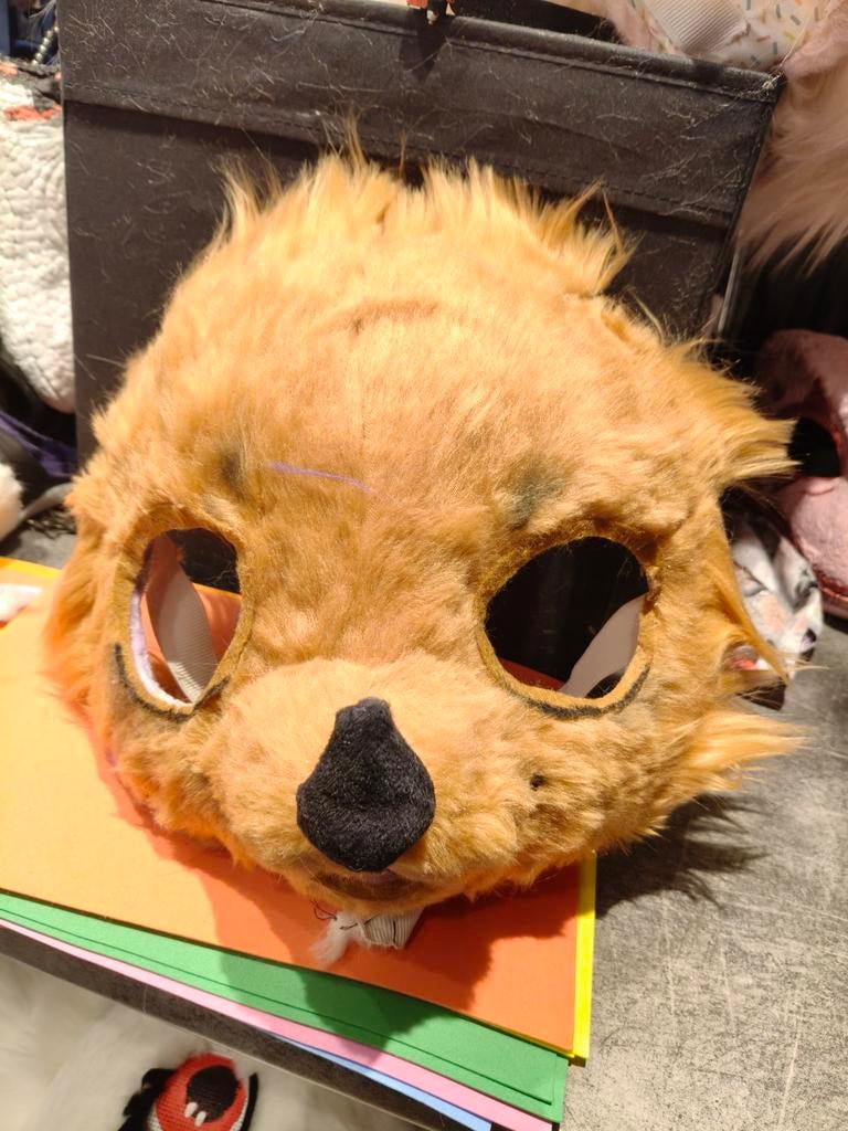 Diverse fursuit masks, Verzenden