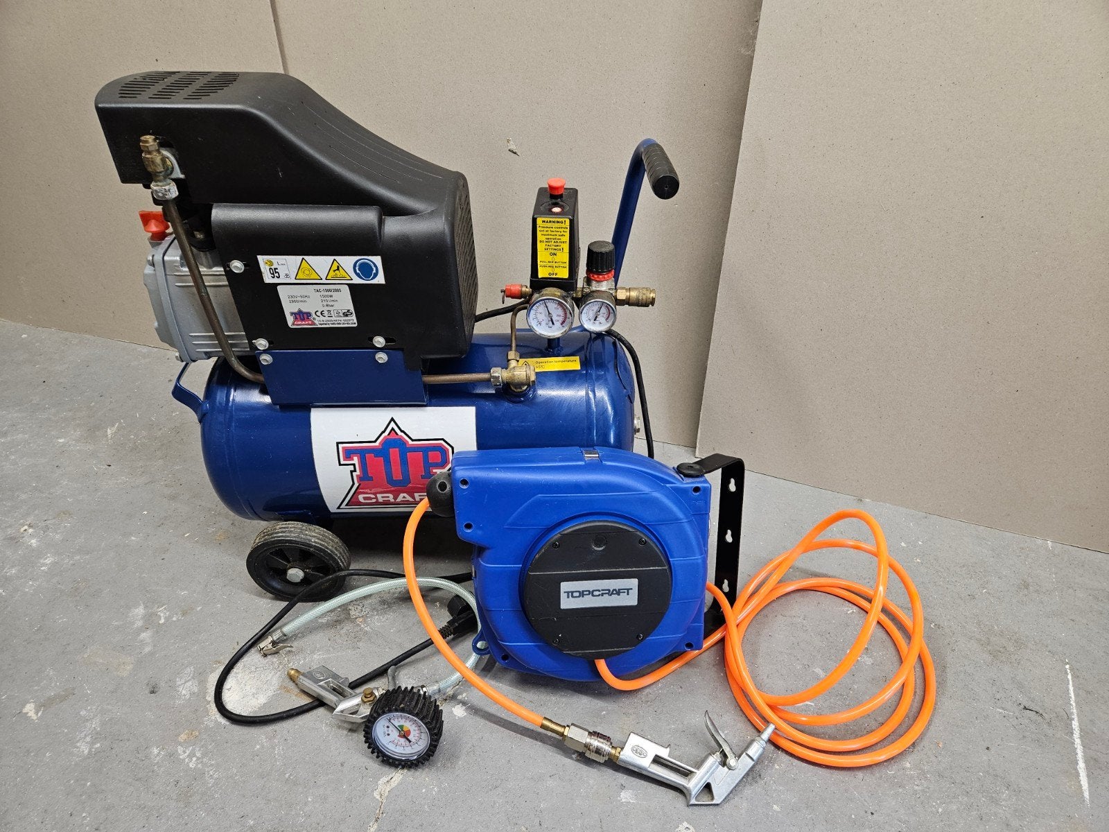 Compressor Topcraft & Luchtslanghaspel, Doe-het-zelf en Verbouw, Ophalen, Zo goed als nieuw