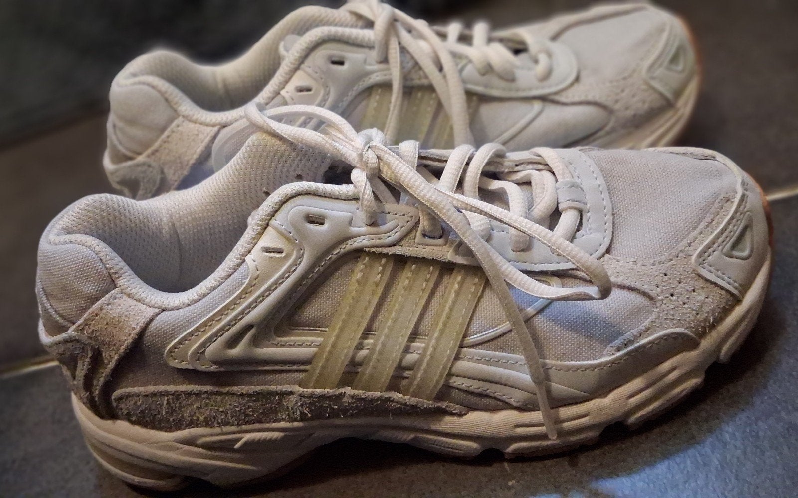 Adidas sneakers lichtblauw, Ophalen of Verzenden, Sneakers of Gympen, Gedragen, Blauw