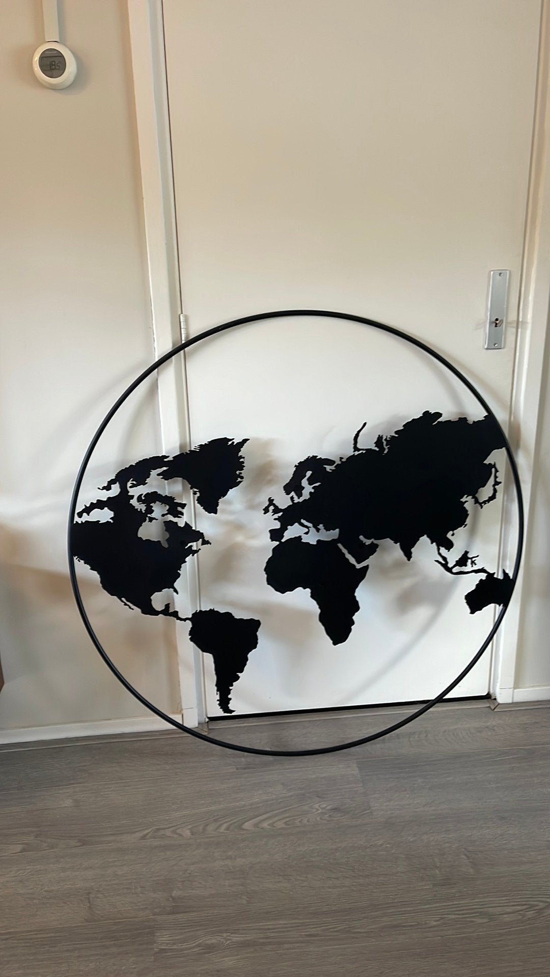 Wanddecoratie wereldkaart (metaal), Ophalen, Zo goed als nieuw
