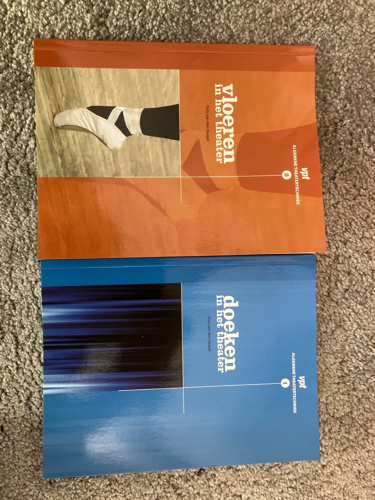 Vloeren en Doeken in het Theater - Algemene Theatertechniek, Ophalen of Verzenden, Gelezen, Nederland