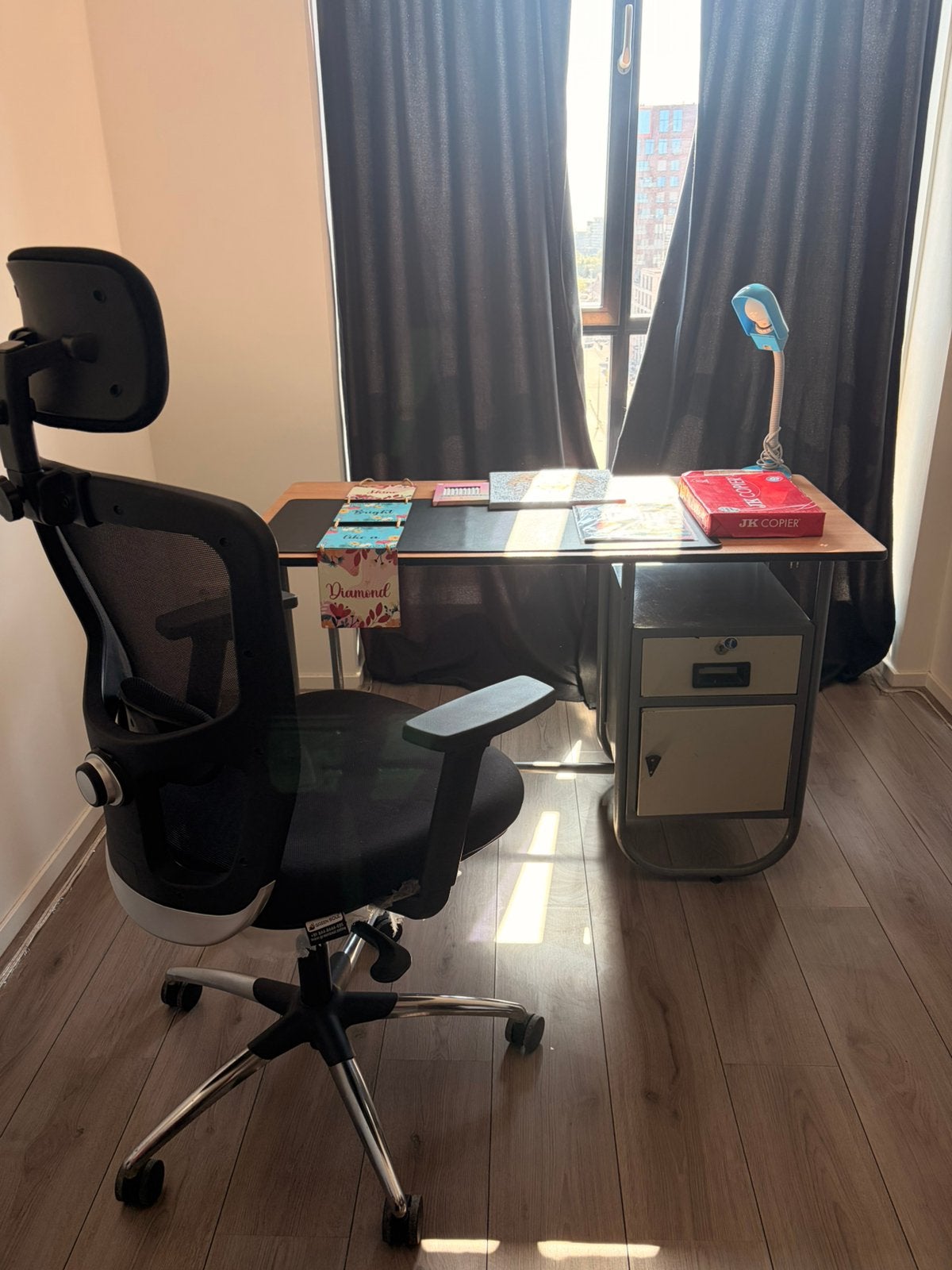 Ergonomic Office Chair + Sturdy Wooden Desk – Complete Offic, Ophalen, Zo goed als nieuw, Zwart