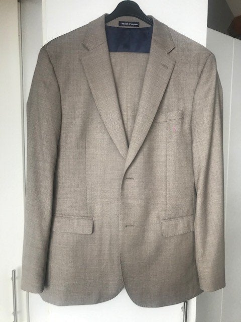 heren zomer kostuum maat 50 met overhemd en stropdas, Ophalen of Verzenden, Zo goed als nieuw, Maat 48/50 (M), Beige