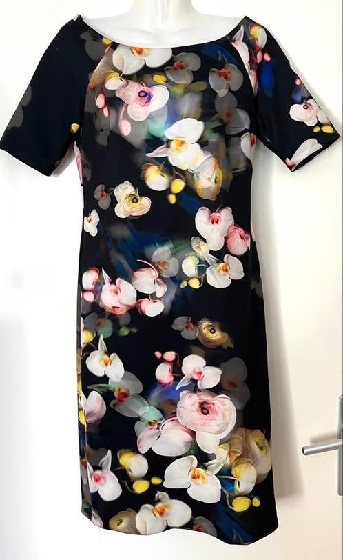 Steps jurk met bloemen maat S, Kleding | Dames, Jurken, Overige kleuren, Ophalen of Verzenden, Zo goed als nieuw, Knielengte