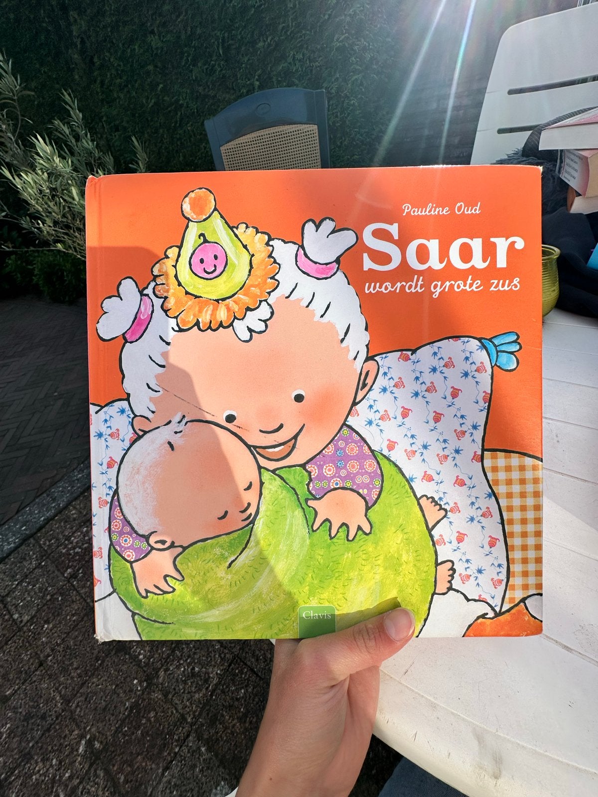 Saar wordt grote zus - Pauline Oud (Prentenboek), Ophalen of Verzenden, Zo goed als nieuw, 2 tot 3 jaar