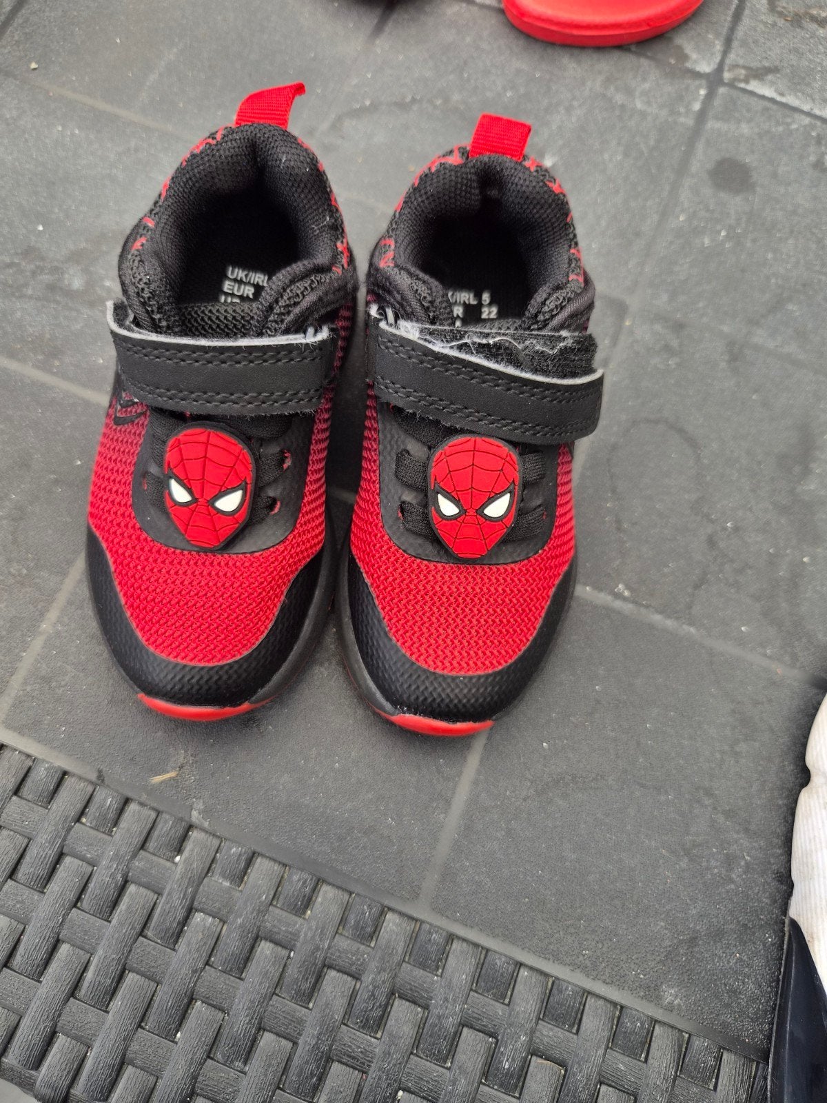 Spiderman Sportschoenen Maat 22, Gebruikt, Sportschoenen, Ophalen of Verzenden, Spiderman