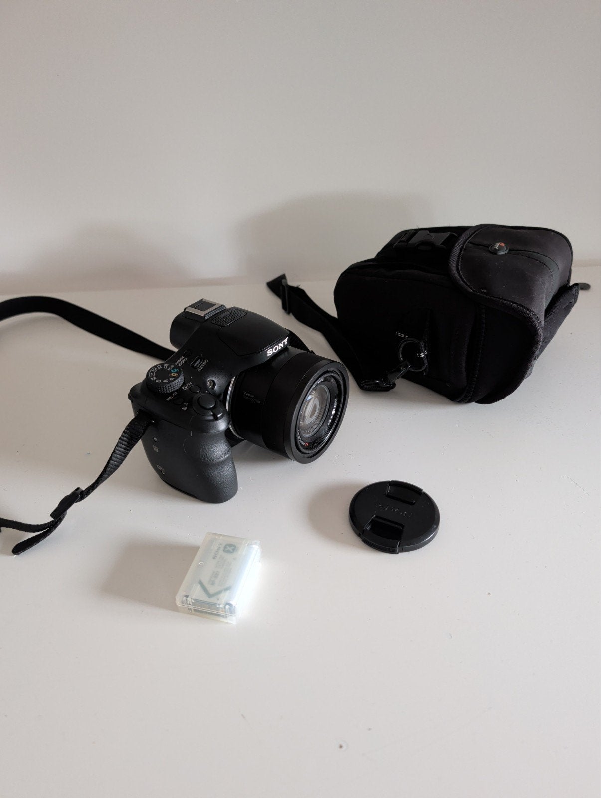 Sony Cyber-shot DSC-HX400V werkt met defect schermpje, Audio, Tv en Foto, Fotocamera's Digitaal, Cameratas, Ophalen of Verzenden