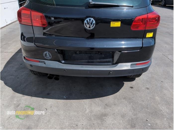 Achterbumper van een Volkswagen Tiguan (LC9X), Gebruikt, -, Volkswagen, -