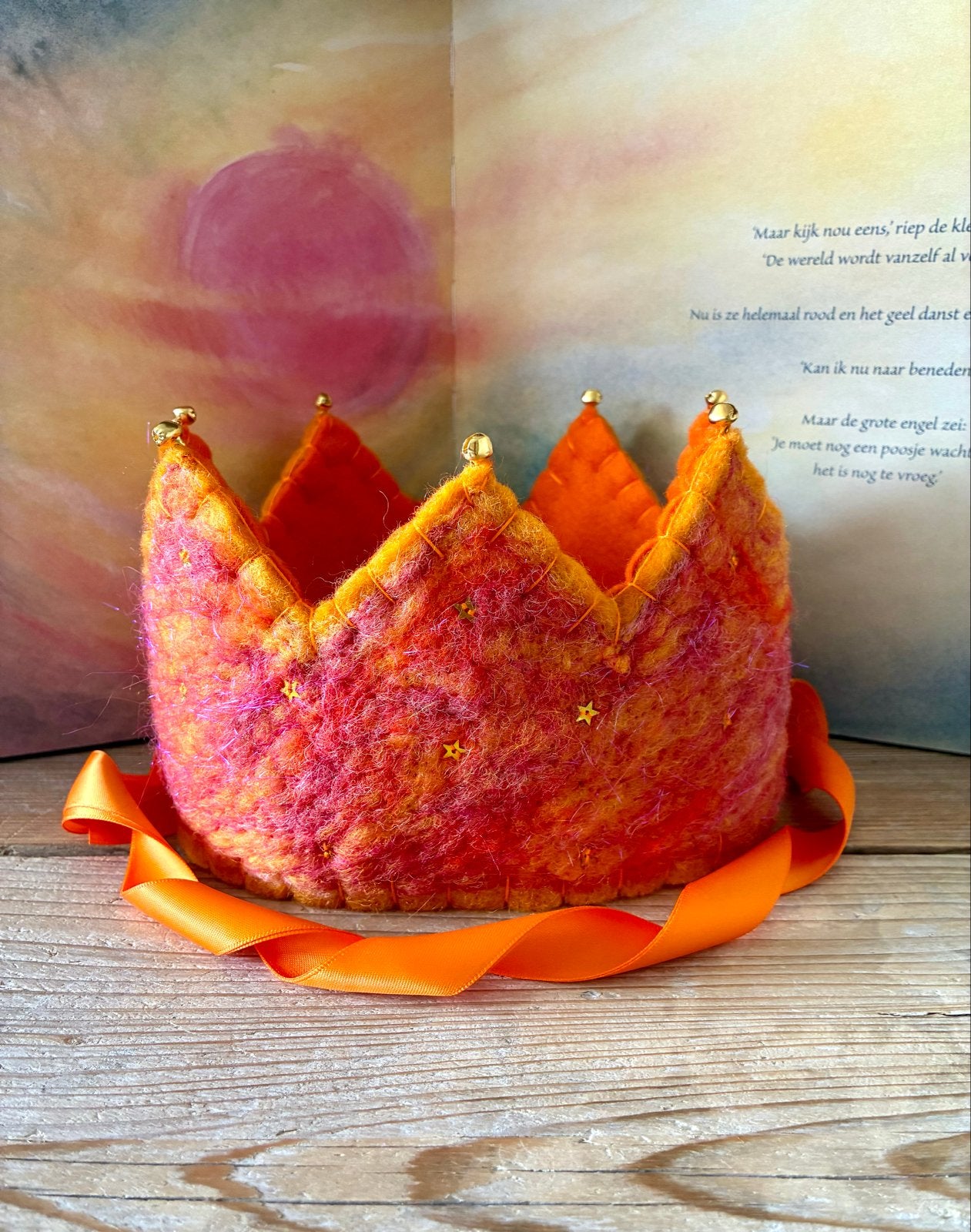 Handgemaakte vilten kroon - Oranje/Rood antroposofie, Verzenden, Nieuw