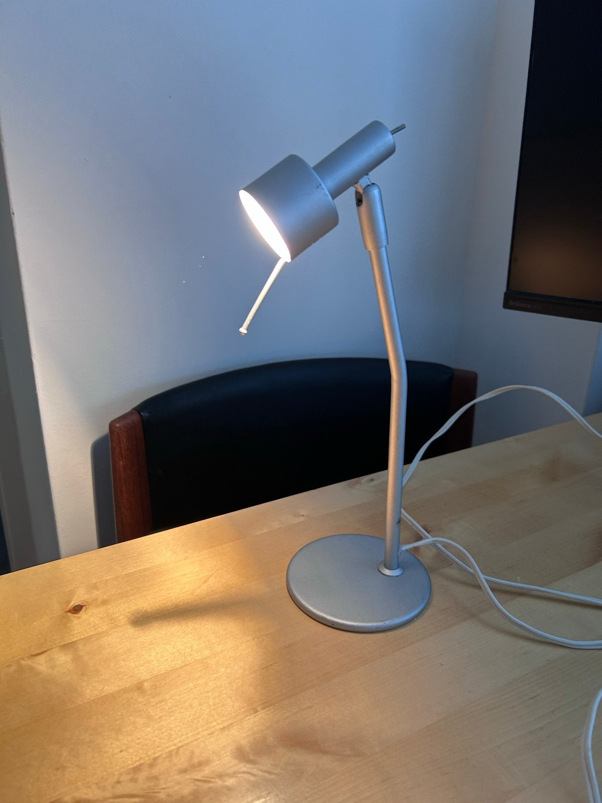 IKEA Vira Bureaulamp - Grijs/zilver, Verstelbaar, Huis en Inrichting, Lampen | Tafellampen, Bureaulamp, Ophalen of Verzenden, Grijs