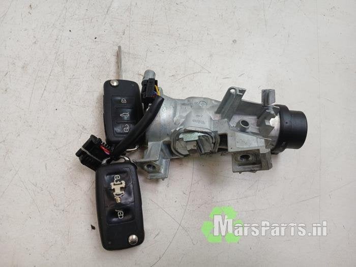 Kontaktslot + Sleutel van een Volkswagen Golf, Gebruikt, -, Volkswagen, -
