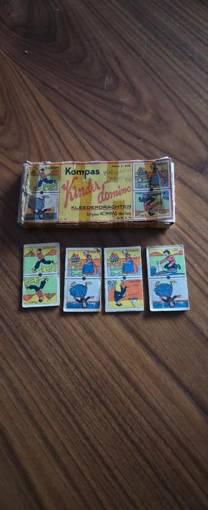 Kompas Kinder domino Klederdrachten, Antiek en Kunst, Ophalen of Verzenden