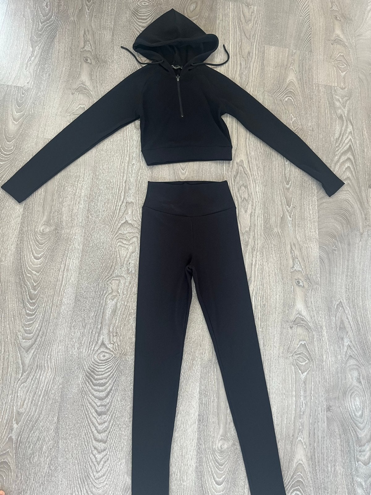 Zwarte crop hoodie en legging set, Ophalen of Verzenden, Nieuw, Meisje