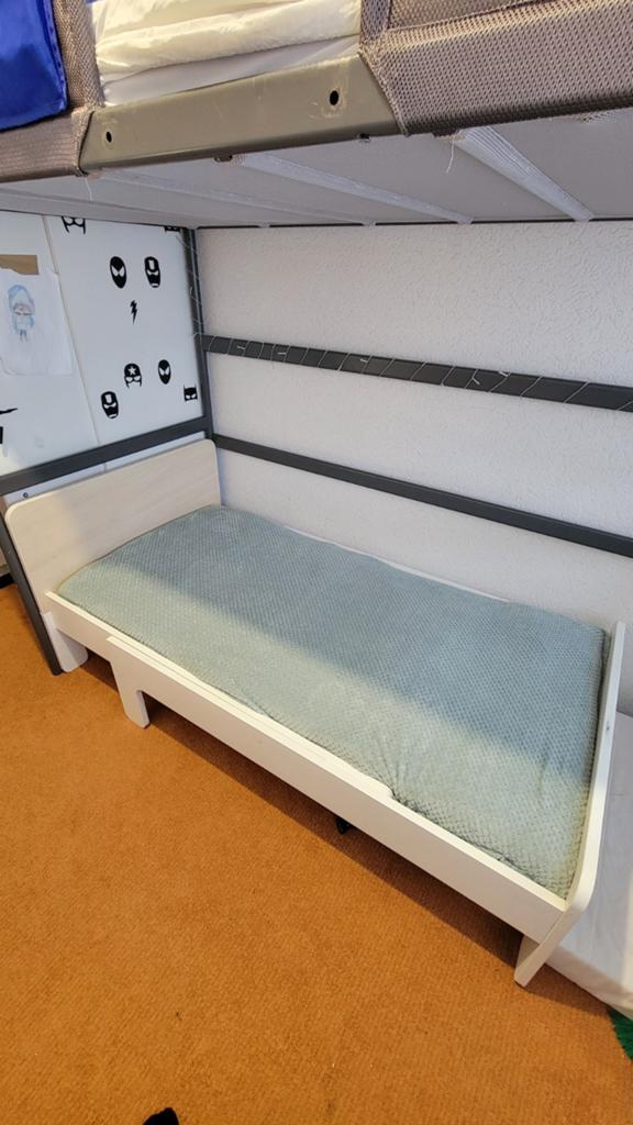 IKEA SUNDVIK Uitschuifbaar bedframe met lattenbodem, Huis en Inrichting, Slaapkamer | Bedden, Gebruikt, Eenpersoons, 80 cm, 200 cm