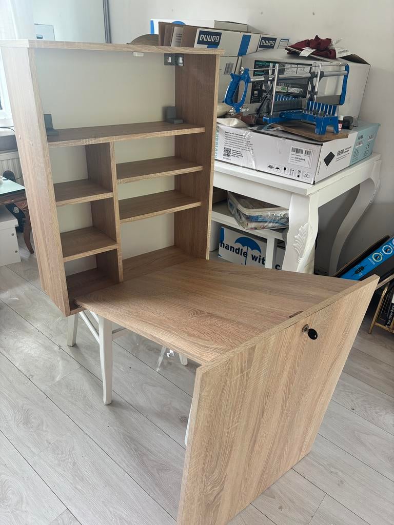 Wand bureau, inklapbaar, Huis en Inrichting, Bureaus, Zo goed als nieuw, Ophalen