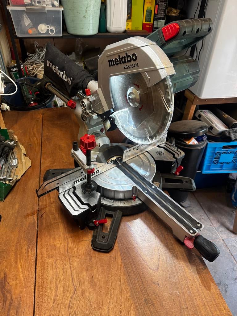 Metabo afkortzaag KGS 254 M, Doe-het-zelf en Verbouw, Ophalen, 70 mm of meer, Zo goed als nieuw, Afkortzaag