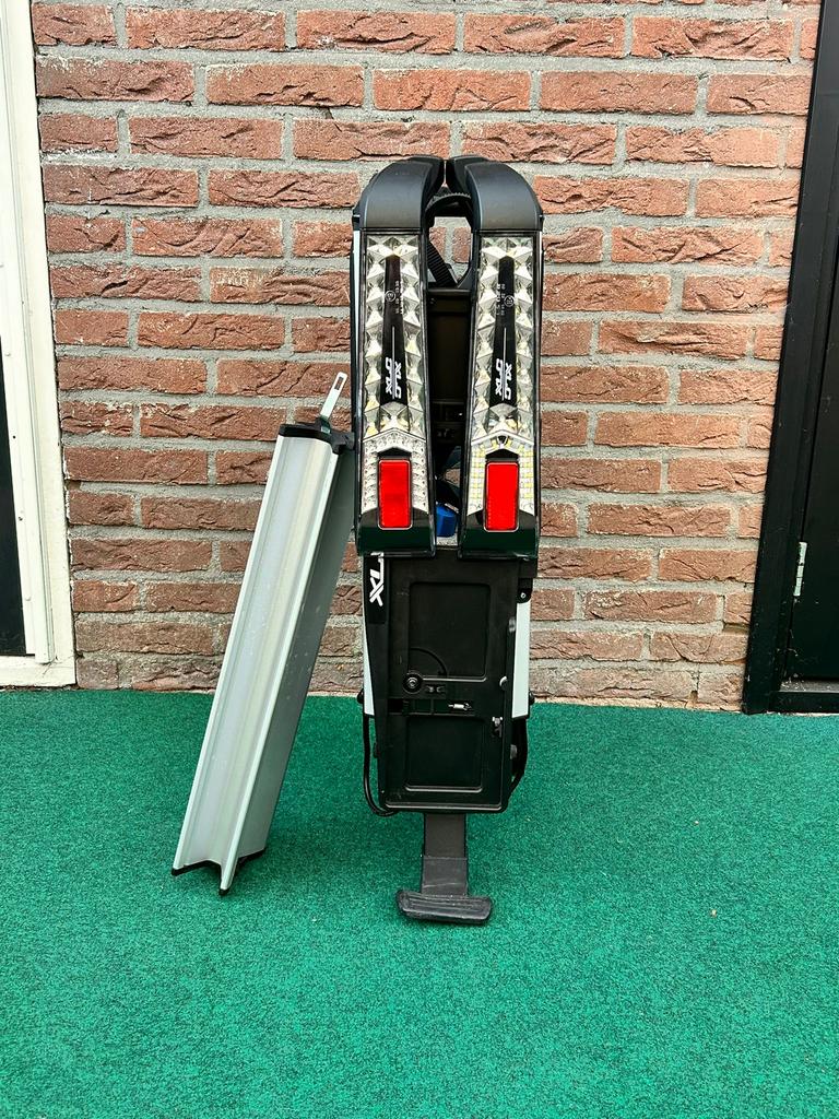 XLC Azura Xtra Led met oprijgooit, kantelbaar, inklapbaar!, Ophalen, Gebruikt, 2 fietsen, Trekhaakdrager