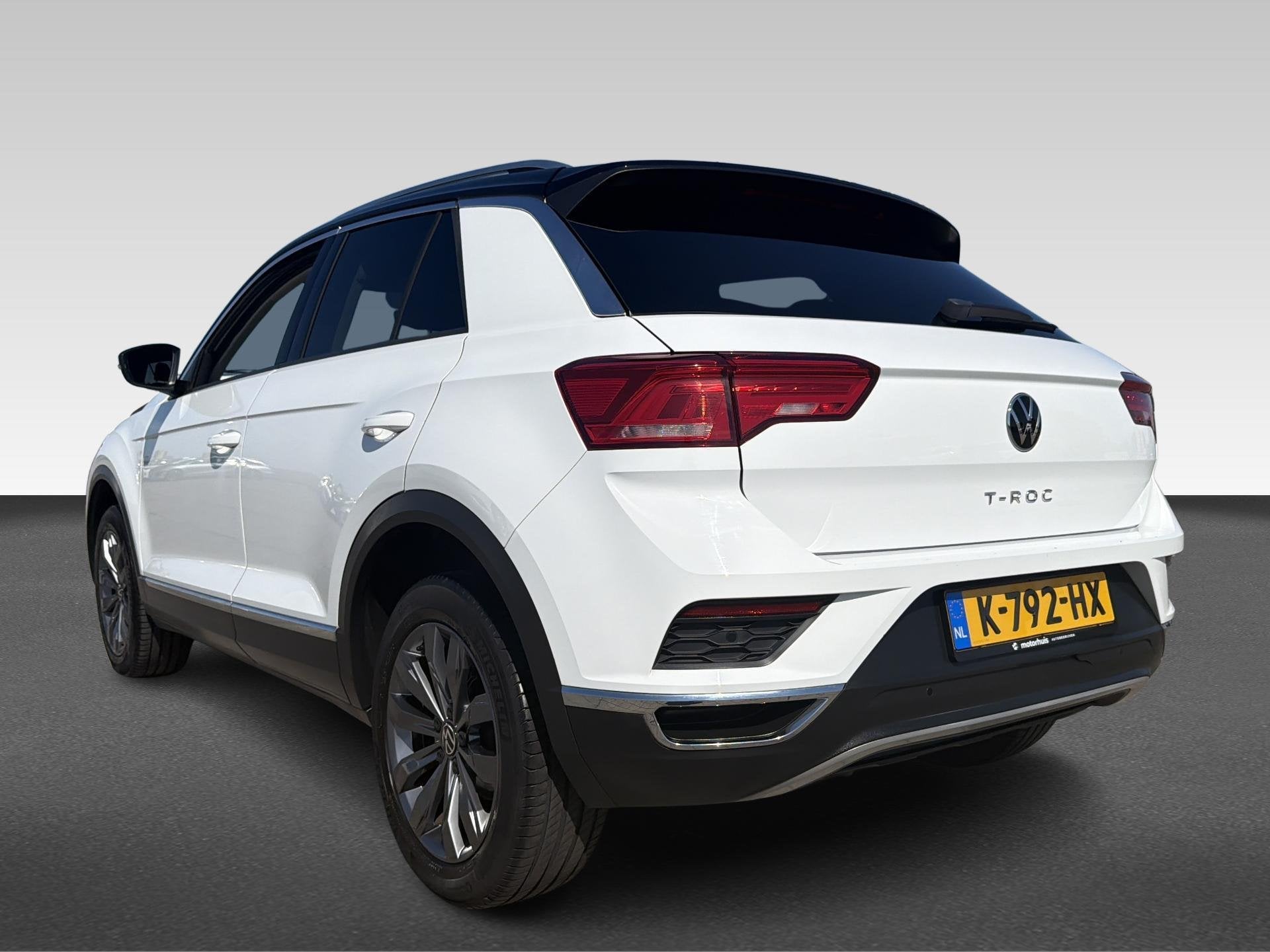 Volkswagen T-Roc 1.5 TSI Style Business, Auto's, Volkswagen, 1254 kg, Euro 6, 4 cilinders, Wit