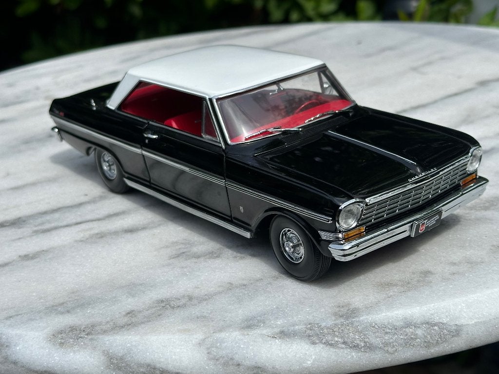 Chevrolet Nova, Sun Star 1:18, Hobby en Vrije tijd, Modelauto's | 1:18, Ophalen of Verzenden, Zo goed als nieuw, Auto, Sun Star