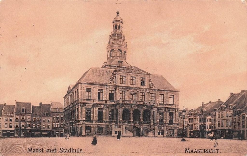 702-242-055 Markt Met Stadhuis Maastricht., Verzenden, Voor 1920, Limburg