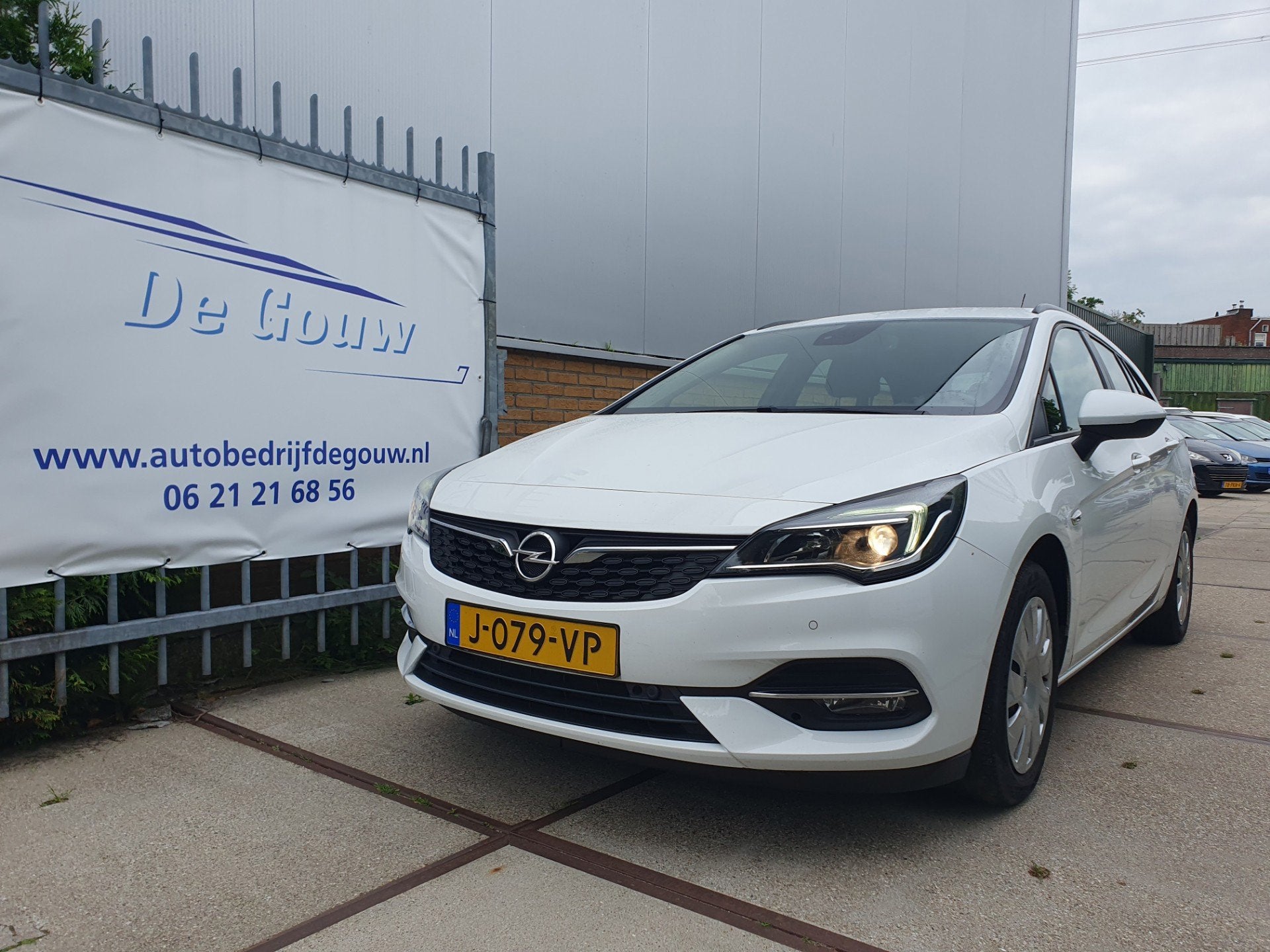 Opel Astra Sports Tourer 1.2 Business Edition, PDC, Trekhaak, Voorwielaandrijving, Gebruikt, Euro 6, 1199 cc
