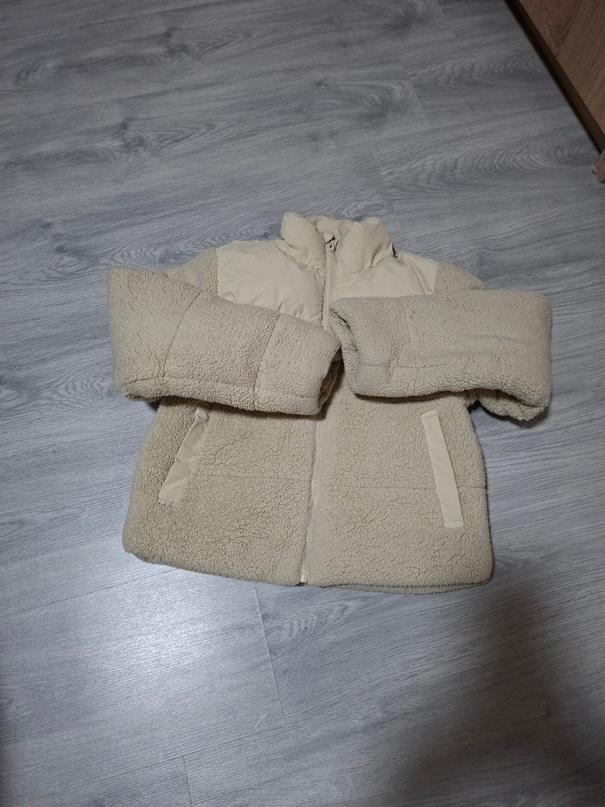 Beige winterjas maat 134, lekker warm met zakjes, Ophalen of Verzenden, Gebruikt, Jongen of Meisje, Jas
