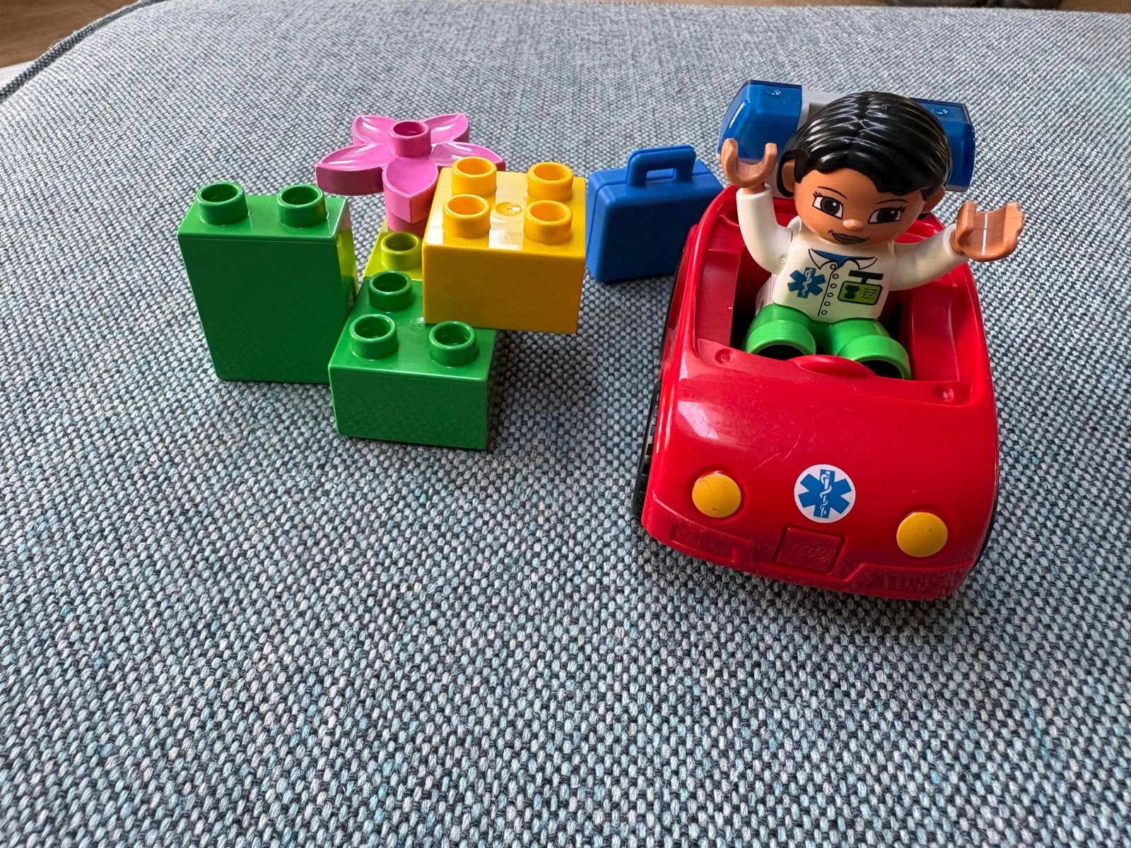 LEGO Duplo 5793 Ambulance met dokter en accessoires, Gebruikt, Overige thema's, Ophalen of Verzenden, Duplo
