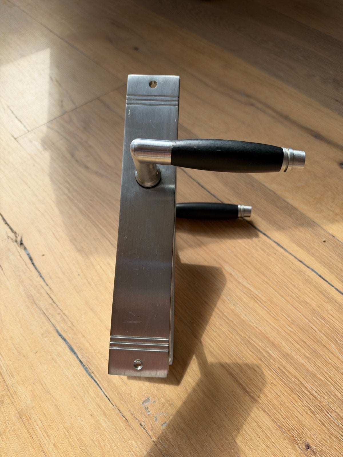 Deurklink de oude deurklink met schild, zwart mat nikke, Verzenden, Zo goed als nieuw, Rvs, Klink of Kruk