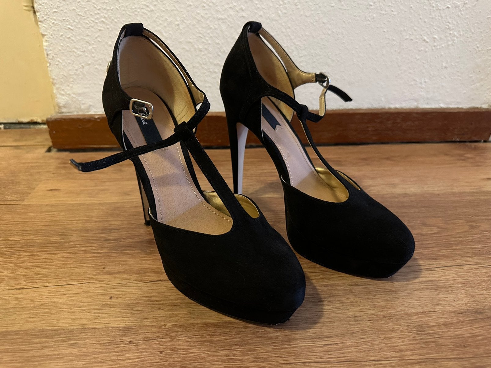 Leuke pumps van het merk Bink, Ophalen, Pumps, Zwart, Zo goed als nieuw