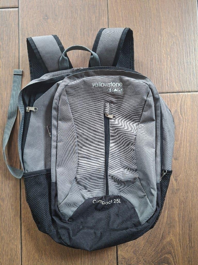 rugtas. Yellowstone. Compact 25 ltr. Grijs. 2 zijvakken., Overige merken, Ophalen of Verzenden, Zo goed als nieuw, Trekking