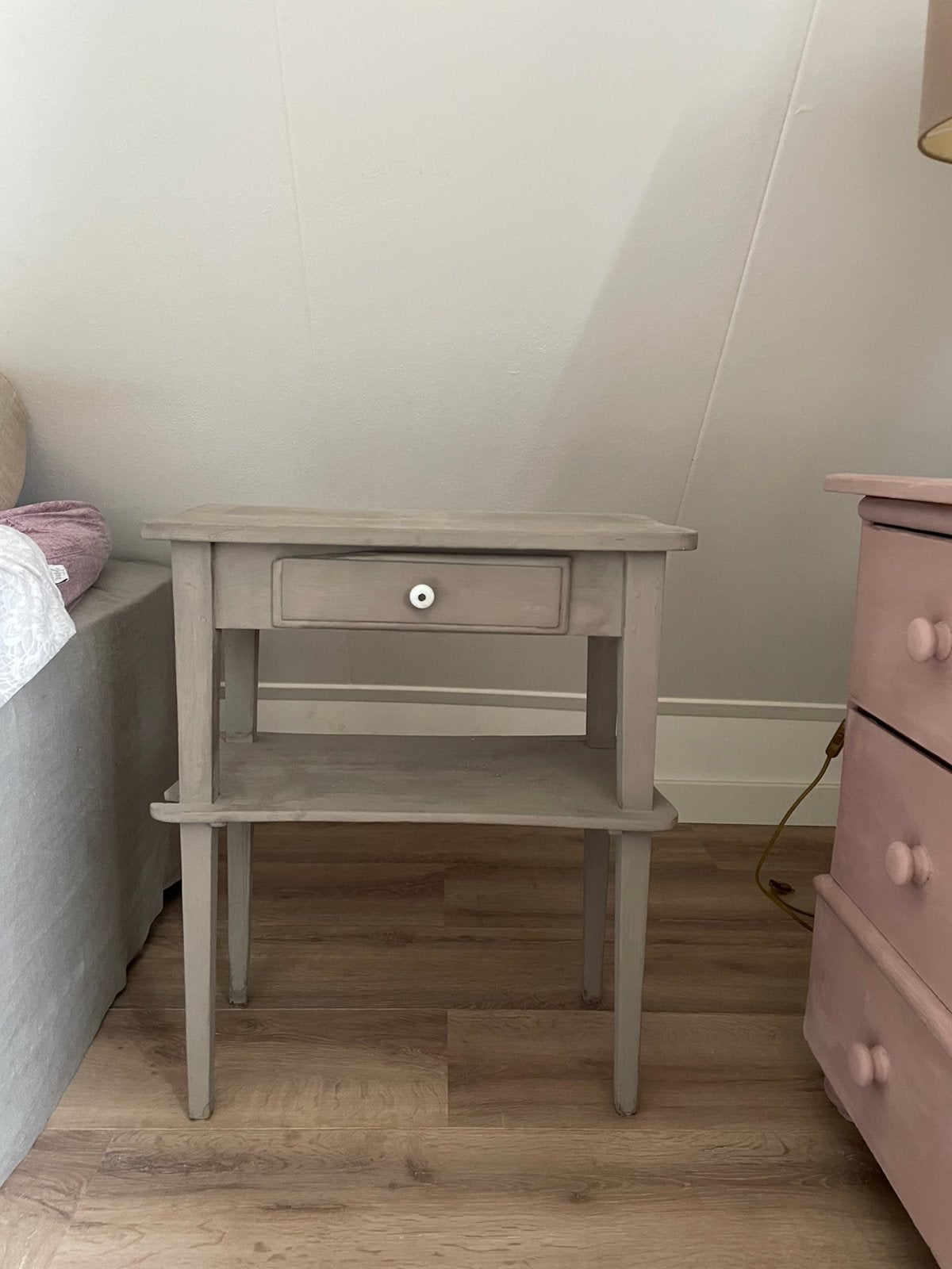 Oud tafeltje met 1 laatje. Annie Sloan French Grey, Ophalen, Rechthoekig, Minder dan 55 cm