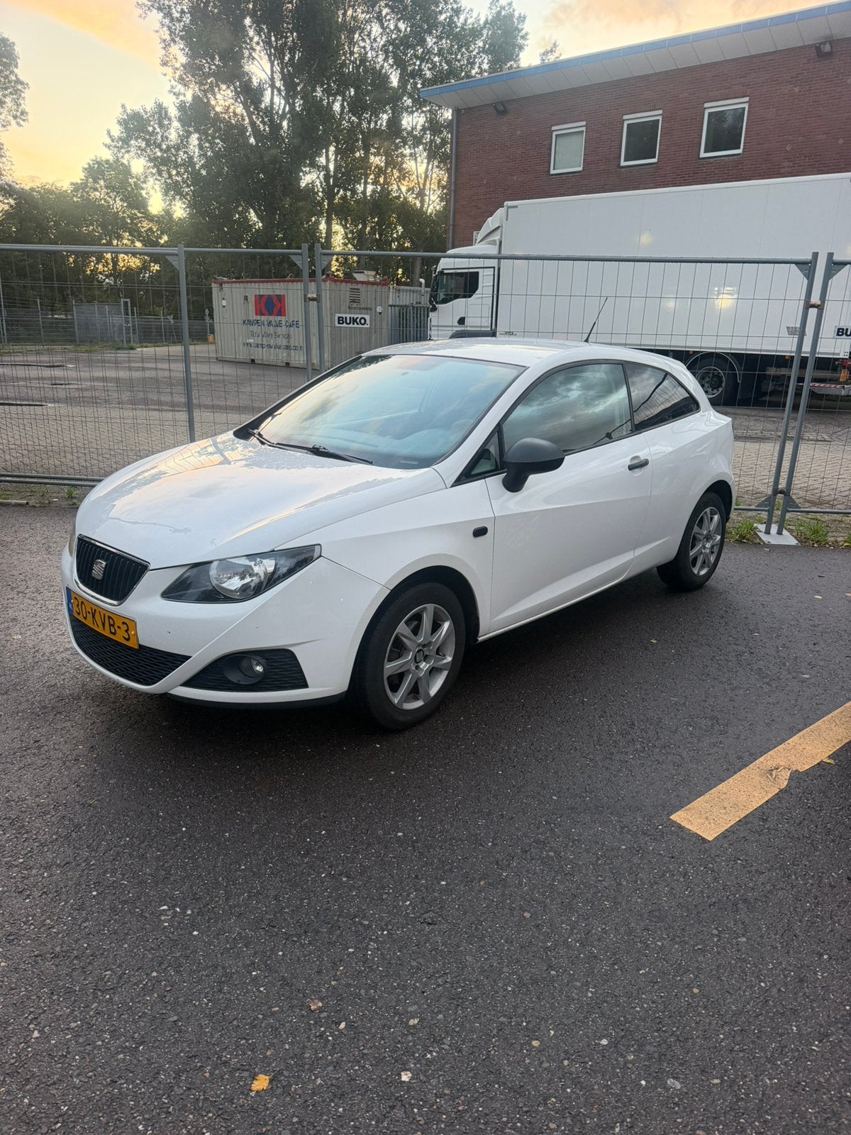 Seat Ibiza 1.4 63KW 3DRS 2010,XENON + led, 40 €/maand, Zwart, 4 cilinders, Origineel Nederlands