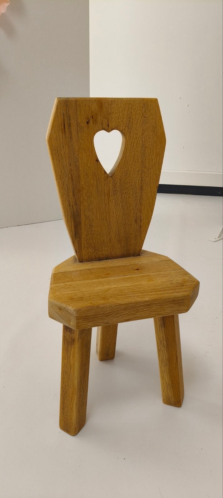 Houten kinderstoeltje met hartje, Antiek en Kunst, Ophalen