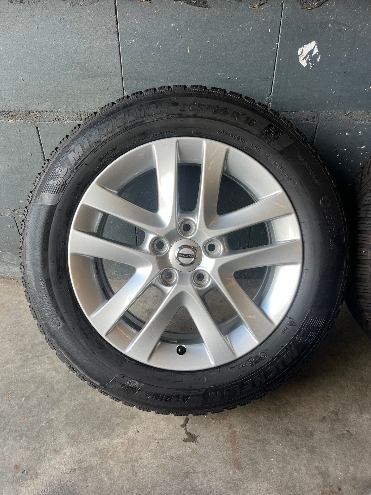 16" Originele Volvo V70 V60 S60 Winterset Michelin "Pangaea", 4153RD, Gebruikt, 16 inch, Banden en Velgen