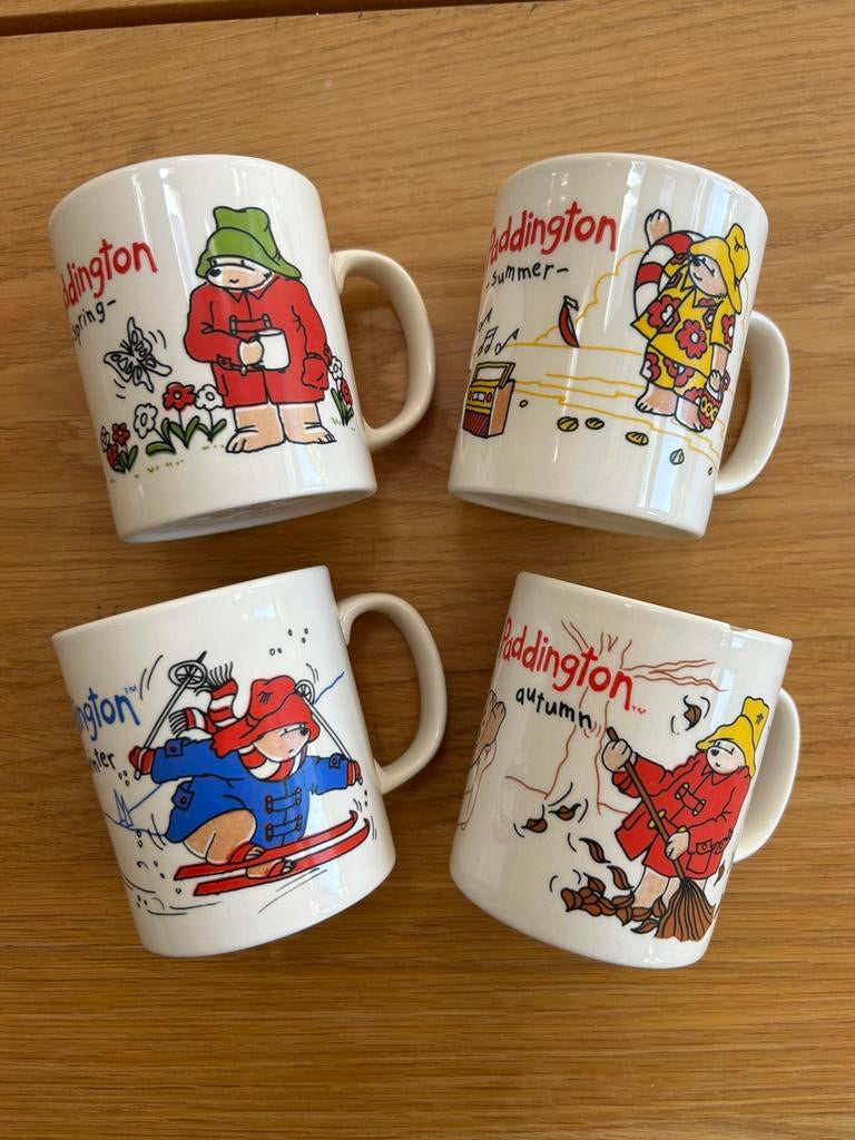 Set 4 Paddington mokken bekers summer winter spring autumn, Ophalen of Verzenden, Zo goed als nieuw, Overige stijlen, Kop(pen) en/of Schotel(s)