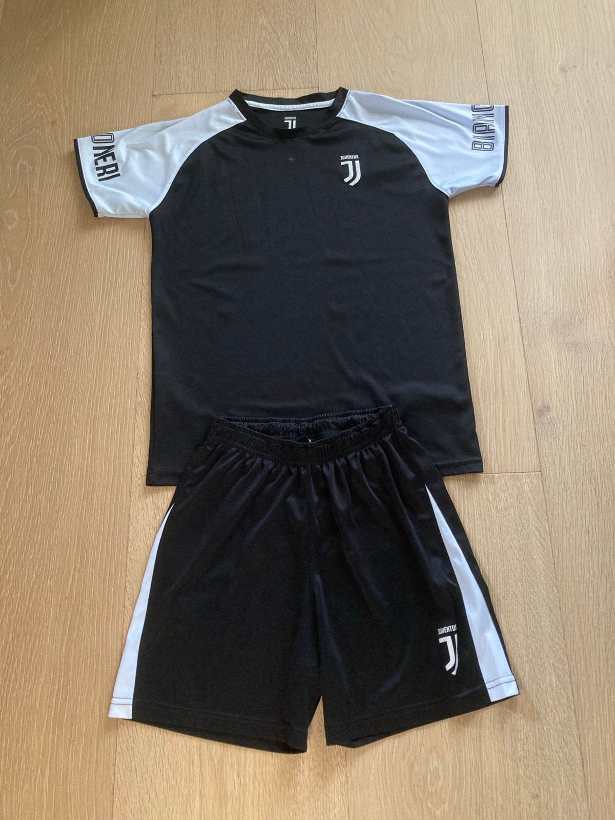 Voetbalsetje Juventus maat 152, Kinderen en Baby's, Kinderkleding | Maat 152, Ophalen of Verzenden, Zo goed als nieuw, Jongen