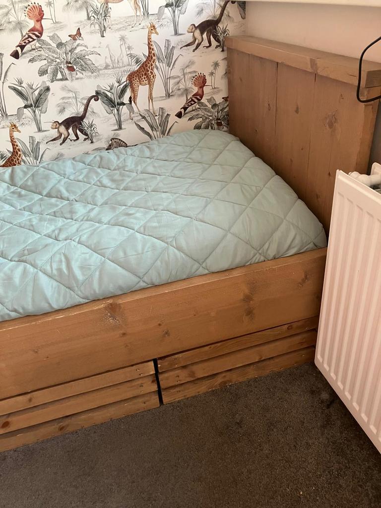 Peuterbed en kast., Ophalen, 90 cm, Eenpersoons, Zo goed als nieuw