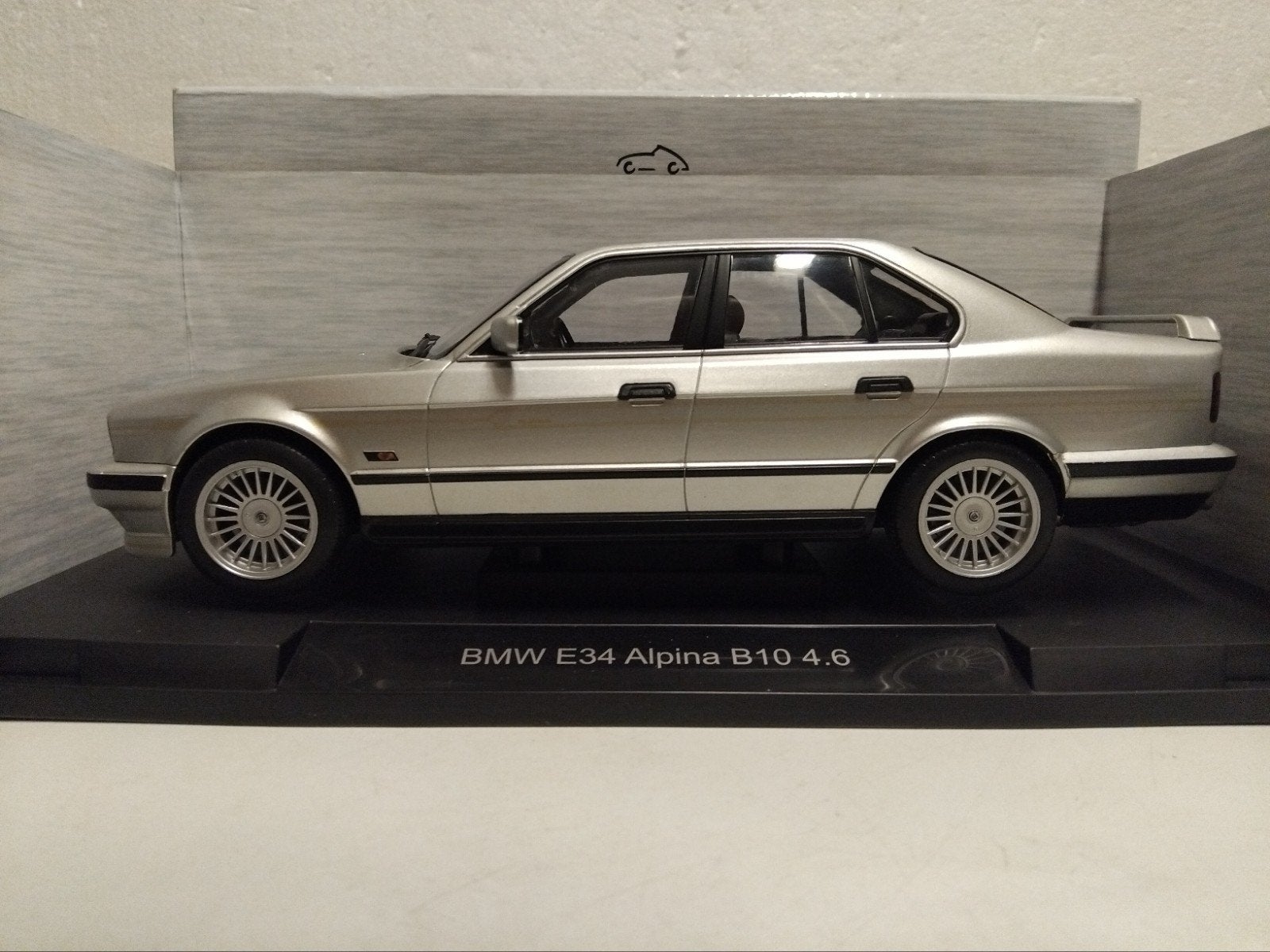 BMW 5 serie Alpina silver E34 B10 4.6  Mcg 1:18 KRD, Hobby en Vrije tijd, Ophalen of Verzenden, Zo goed als nieuw, Auto, Overige merken