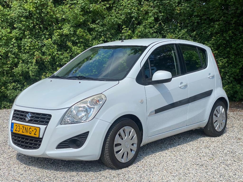 Suzuki Splash 1.2 AUTOMAAT  NIEUW MODEL, PARELMOER WIT, Auto's, Suzuki, Euro 5, Stof, 40 €/maand, 4 cilinders