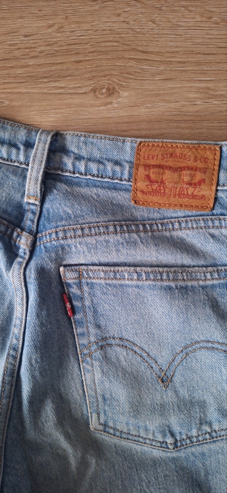 Levi's jeans maat 26, Blauw, Ophalen of Verzenden, W27 (confectie 34) of kleiner, Gedragen